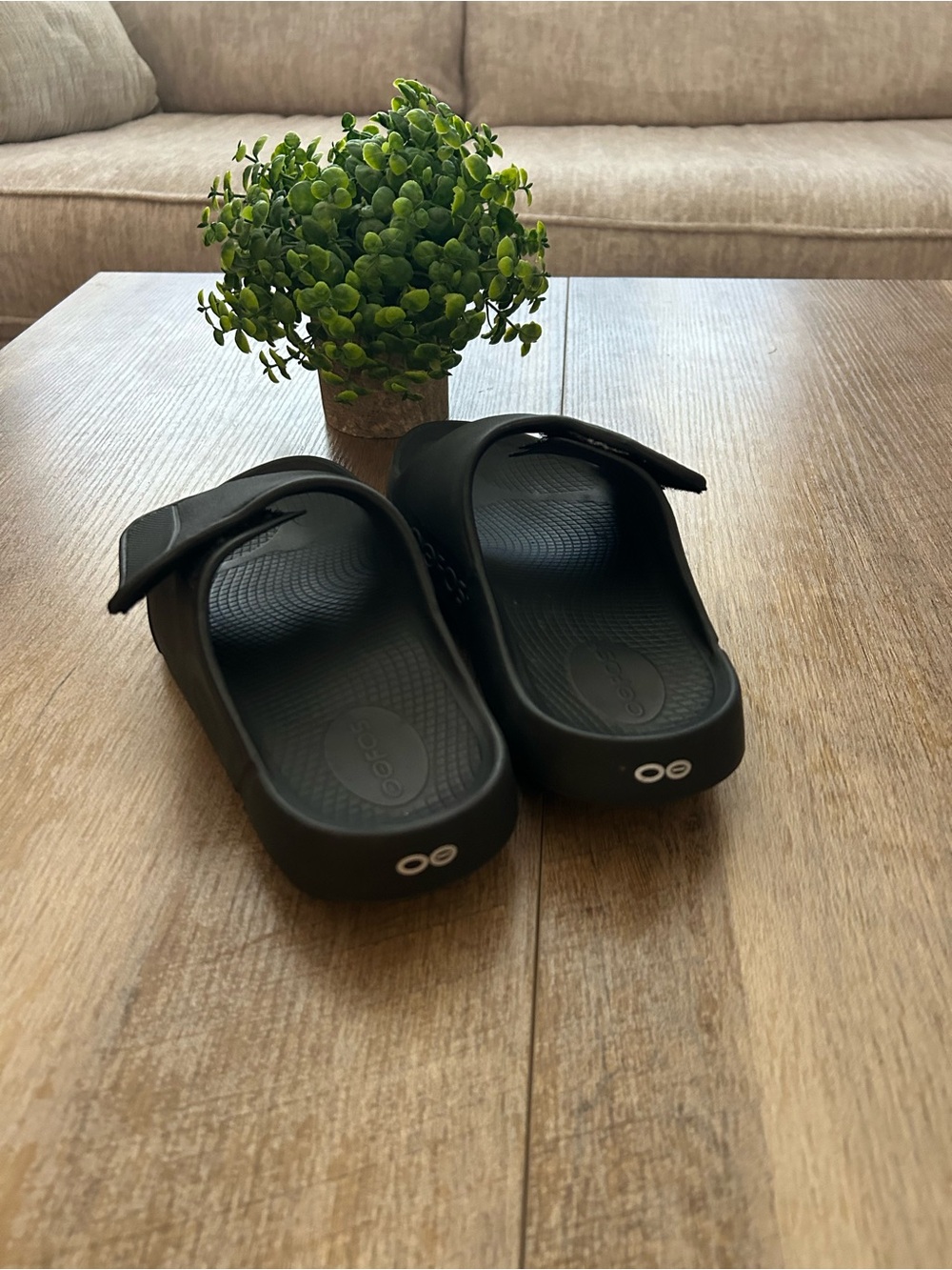 Oefos Women’s Black Slide Sandals with Adjustable Strap